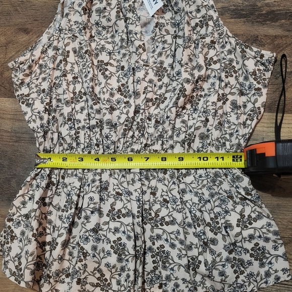 Old Navy Women's Floral Waist-Defined Halter Peplum Blouse Size Small - Picture 7 of 10